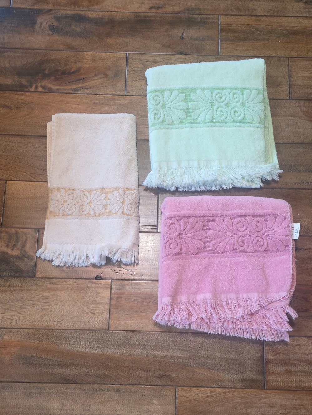 Cannon VTG Monticello Santa Cruz Bath Towels Hand Towel Pink Green Gold